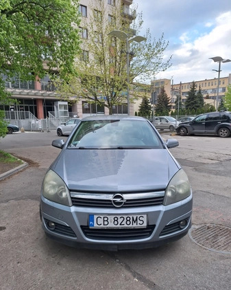 Opel Astra cena 6500 przebieg: 257000, rok produkcji 2004 z Bydgoszcz małe 67